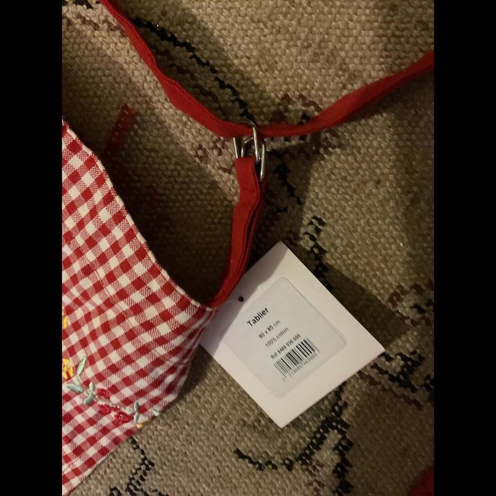 Alsace Charming Red Checkered Apron with Embroidery - Picture 5 of 6